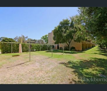 GREAT LOCATION, SECURE COMPLEX - Photo 6