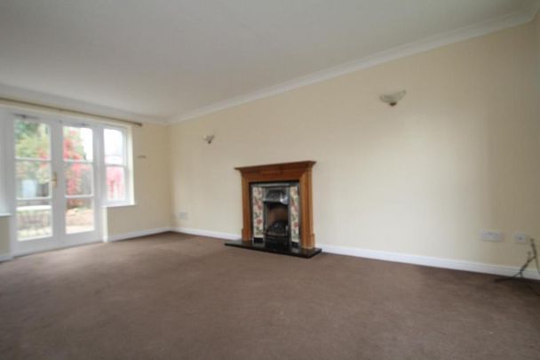 4 bedroom detached house to rent - Photo 1