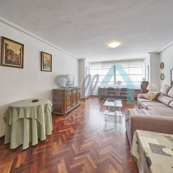 Alquiler de piso en Calle Pérez de Ayala - Photo 1