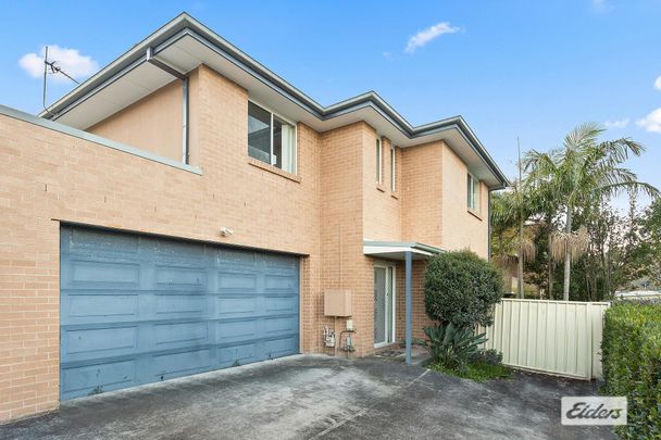 22b Rowland Avenue - Photo 1