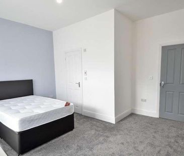Milner Avenue, Seedfield, BL9 - Photo 3