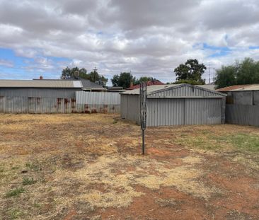 27 Douglas Street&comma; Port Augusta - Photo 2