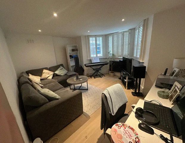 1 bedroom flat in Richmond - Photo 1