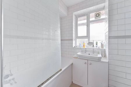 3 bedroom maisonette to rent - Photo 3