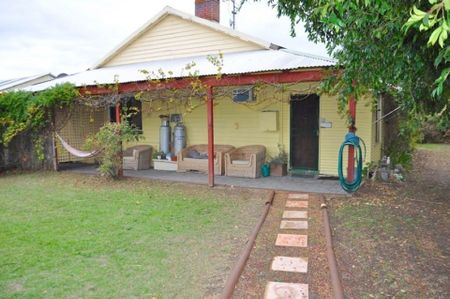 Fresh 2x1 Country Living and Peaceful Surroundings with Easy Access to Bunbury and Local Amenities. - Photo 3