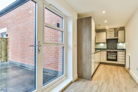 3 bedroom apartment to rent - Photo 4