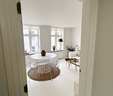 Nyrenoveret 2-værelses lejlighed midt i Aalborg - Photo 2