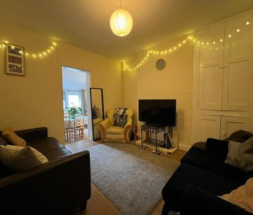 4 bedroom terraced house to rent - Photo 4