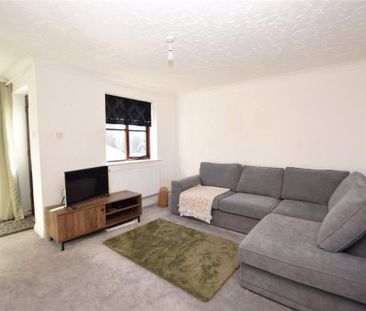 2 bedroom semi-detached house to rent - Photo 6