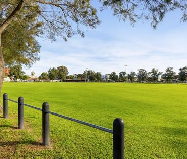 3-bedroom shared house / townhouse, Churchill Road - Photo 1