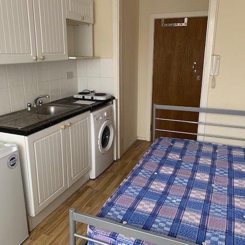 Studio to rent - Photo 1