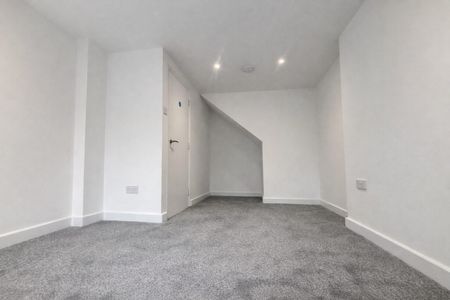 1 Bedroom Flat To Let - HP12 - Photo 4