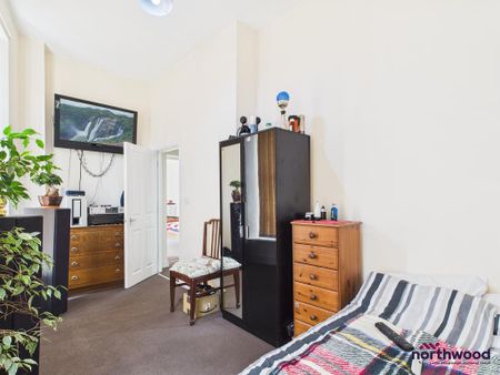 3 bedroom apartment to rent - Photo 2