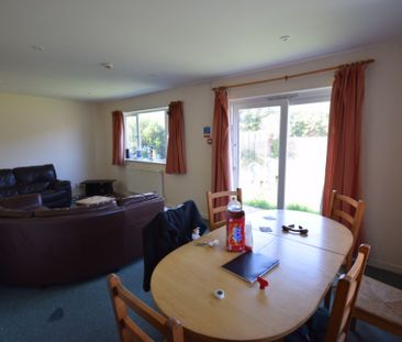 6 Bedroom House To Rent in Charminster - £2,640 pcm Tenancy Info - Photo 2