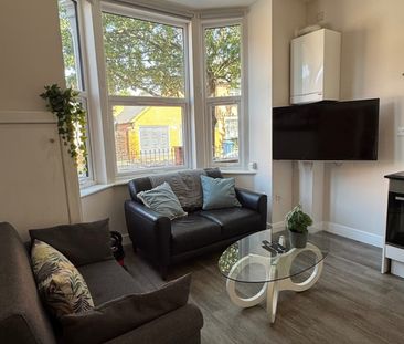 4 bed Apartment for Rent - Photo 5
