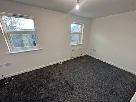 Marsworth Drive, L6 - Photo 3