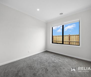 Modern 4-Bedroom Family Home in Prime Fraser Rise Location - Photo 5