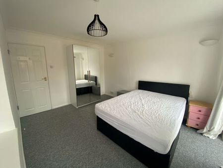 Warblington Street, Portsmouth - Photo 5