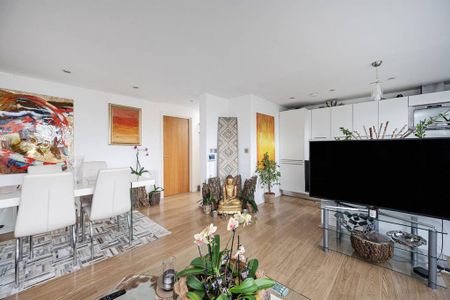 2 bedroom flat to rent - Photo 2