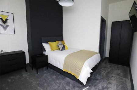 Large Luxury Boutique Style En-suite Room - Photo 3