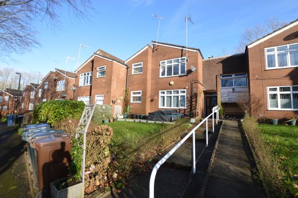 2 Bedroom FIrst Floor Flat - Photo 1