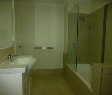 3 Bedroom Furnished Townhouse! - Photo 3