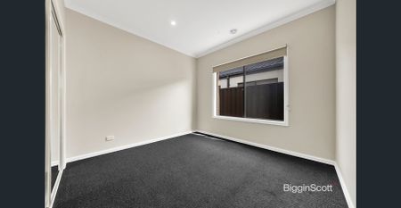 Spacious Family Living in Prime Location! - Photo 3