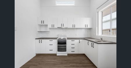 Newly Renovated Waterfront Home - Photo 5