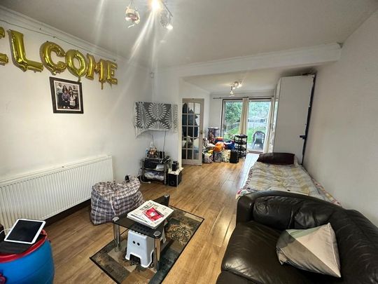 3 bedroom terraced house to rent - Photo 1