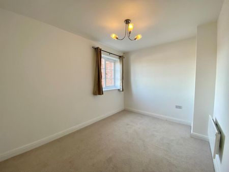 2 bedroom Flat To Let - Photo 3