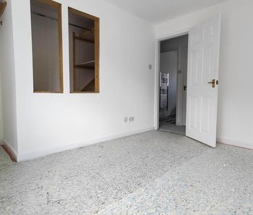 2 bedroom end of terrace house to rent - Photo 1