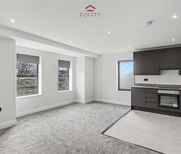 Bullsmoor Lane, Enfield, EN3 - Photo 1