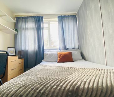 6 Bed Student Accommodation - Photo 4