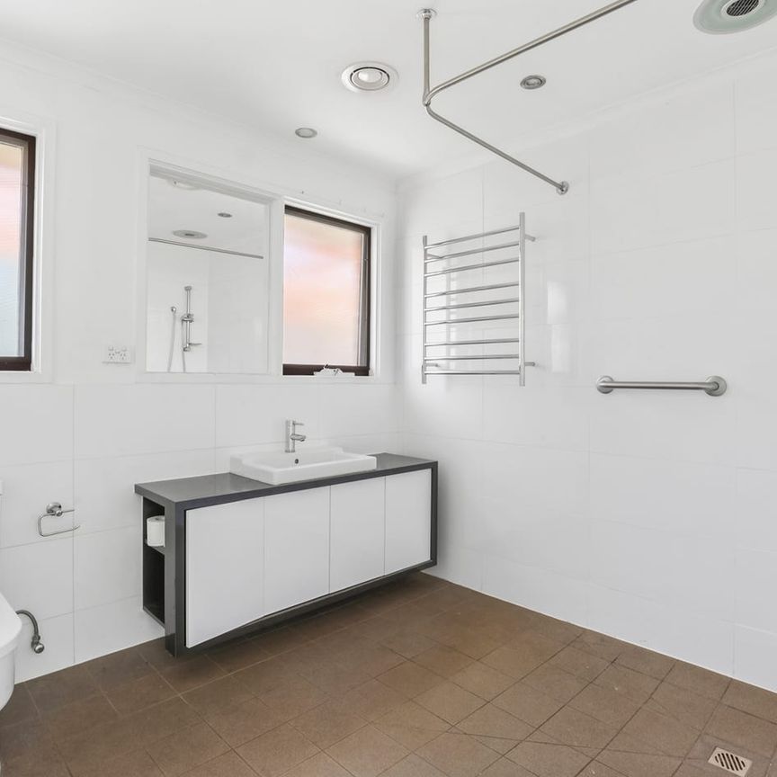 Coastal Charm with Comfort and Space - Photo 1