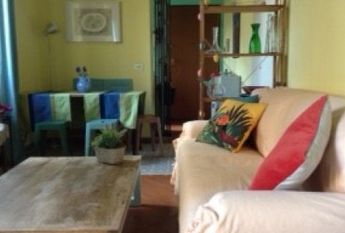 Trastevere-Terrace: 45sqm. Charming studio loft. Entrance, living room, separate kitchen, renovated bath, sleeping loft, large private terrace. Sunny, silent. Ref. 692