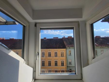 Zentrum - Balkon- Traum Ausblick - großzügige 2-Zimmer-Wohnung - 78m² - Lift - Foto 3