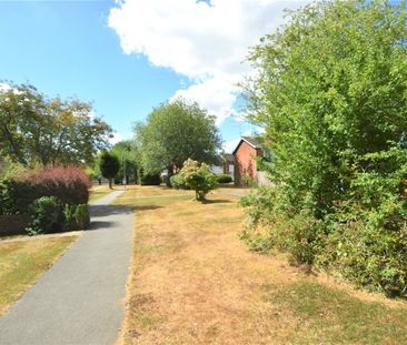 Firs Close, Hazlemere, High Wycombe,HP15 - Photo 4