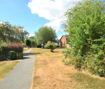 Firs Close, Hazlemere, High Wycombe,HP15 - Photo 6