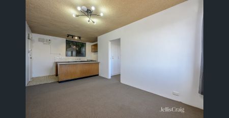 One Bedroom Unit in Brunswick - Photo 3
