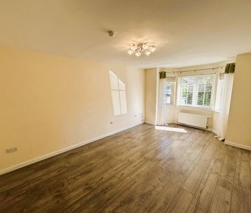 4 bedroom detached house to rent - Photo 3