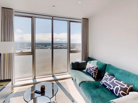 Superior Two Bedroom - Photo 3