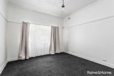 Too Good To Miss! - Photo 3