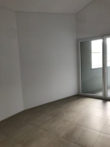 AFFITTASI A LODRINO LUMINOSO APPARTAMENTO DI 3.5 LOCALI - Foto 2
