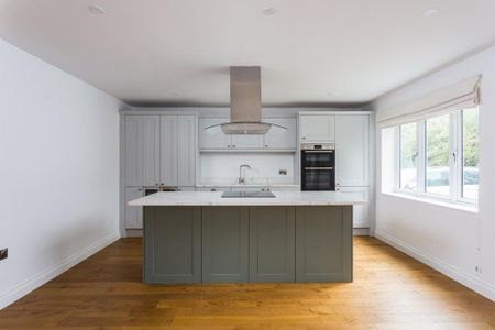4 bedroom semi-detached house to rent - Photo 4