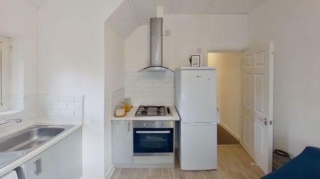 2 bedroom flat to rent - Photo 5