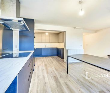 1 bedroom in a house share to rent - Photo 4