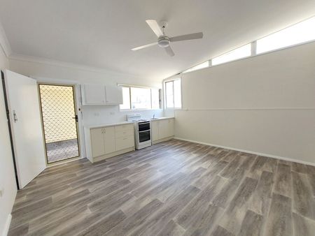 Modern 2 Bedroom Unit - Photo 4