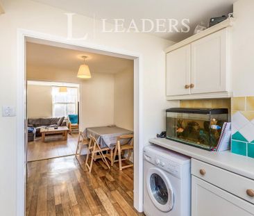 2 bedroom flat to rent - Photo 5