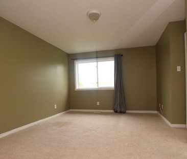 6075 Pineglade Crescent - Photo 6