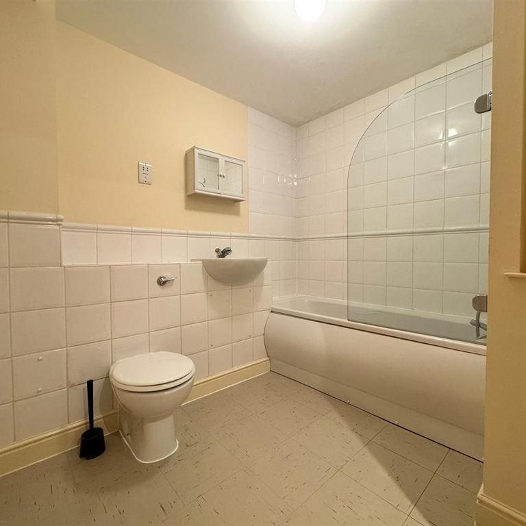2 bedroom apartment to rent - Photo 1